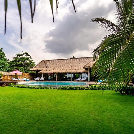 Villa Jac Selong Belanak Exterior photo